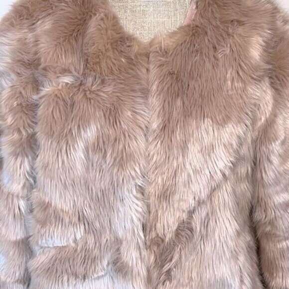 New Carolina Belle Montreal Faux Fur Champagne Rose Jacket VERY TRENDY   SIZE L - Picture 3 of 8